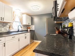 213 Bayberry Hill Ln 213, Leominster MA 01453