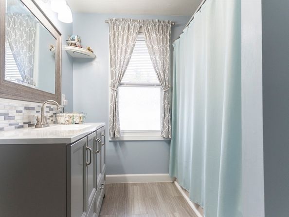 213 Bayberry Hill Ln 213, Leominster MA 01453