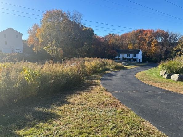 97 E Street Ext, Milford MA 01757