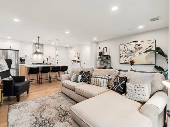 457 West Broadway 302, Boston MA 02127