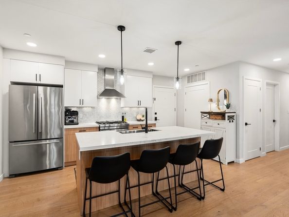 457 West Broadway 302, Boston MA 02127