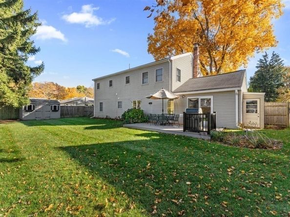 8 Flynn St, Natick MA 01760