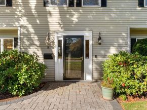 8 Flynn St, Natick MA 01760