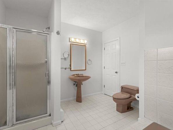 8 Flynn St, Natick MA 01760