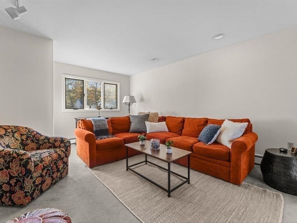 8 Flynn St, Natick MA 01760