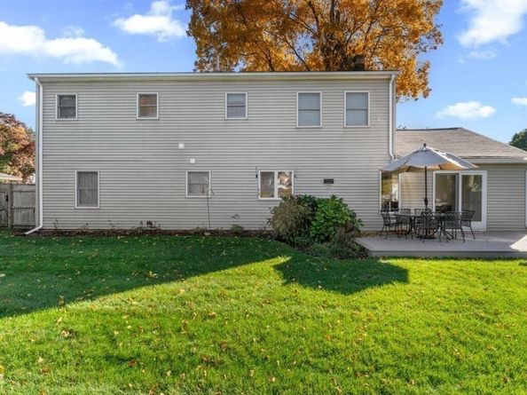 8 Flynn St, Natick MA 01760