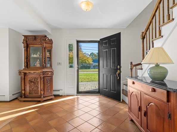 8 Flynn St, Natick MA 01760