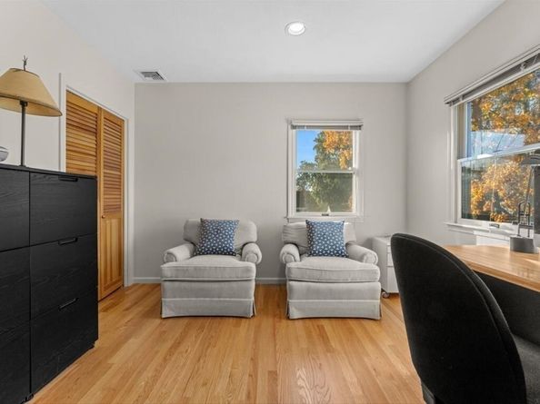 8 Flynn St, Natick MA 01760