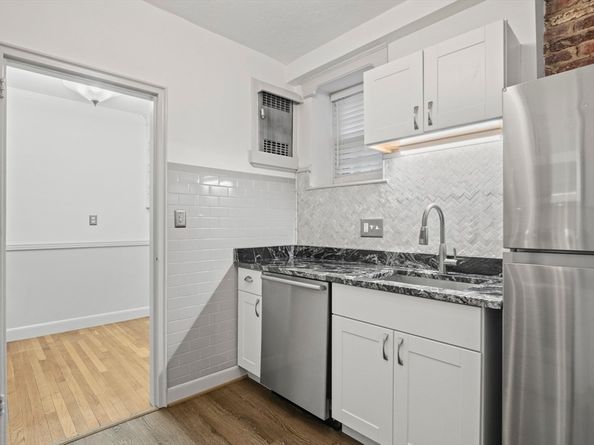 58 Elm Street 1, Worcester MA 01609