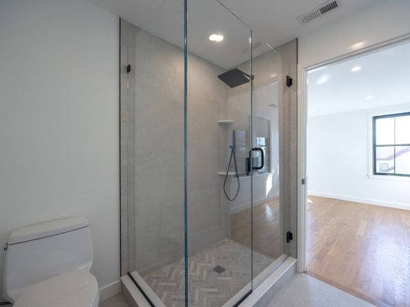12 George St 2, Medford MA 02155