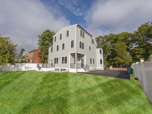 12 George St 2, Medford MA 02155