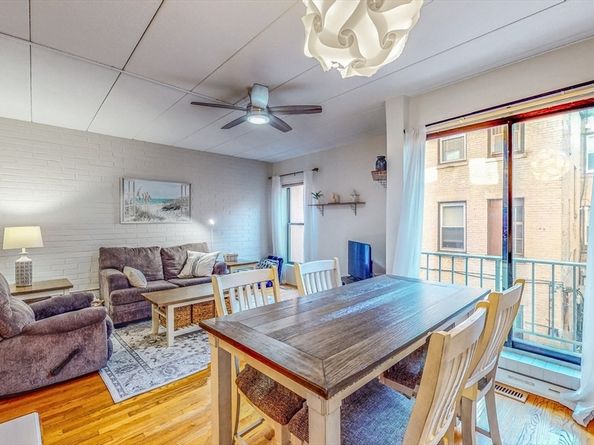 1856 Beacon St. 2C, Brookline MA 02445