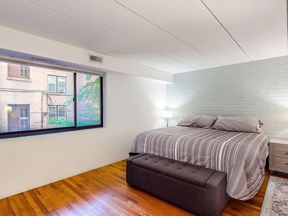 1856 Beacon St. 2C, Brookline MA 02445