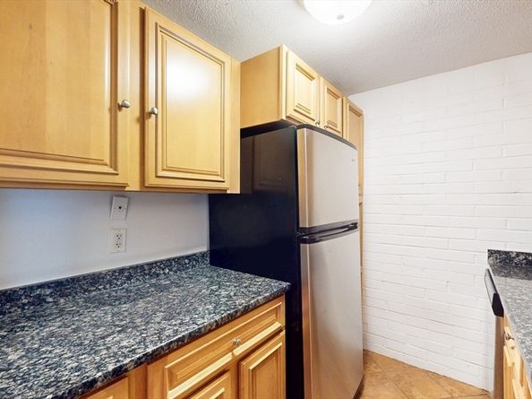 1856 Beacon St. 2C, Brookline MA 02445