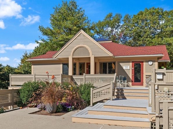 7 Wainwright Rd 29, Winchester MA 01890