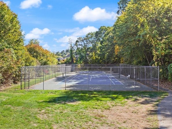 7 Wainwright Rd 29, Winchester MA 01890