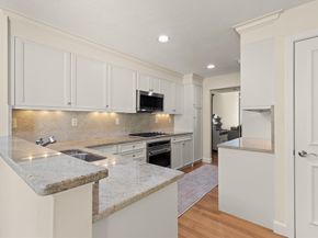 7 Wainwright Rd 29, Winchester MA 01890
