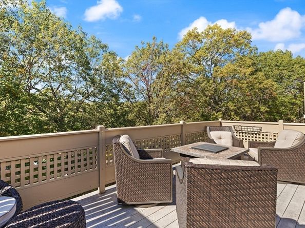 7 Wainwright Rd 29, Winchester MA 01890