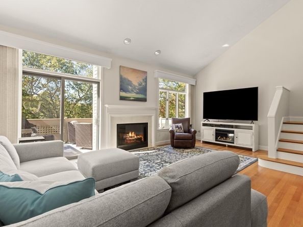 7 Wainwright Rd 29, Winchester MA 01890
