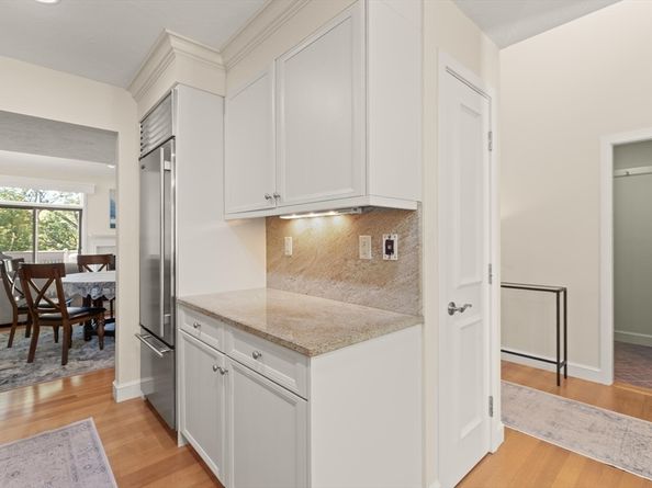 7 Wainwright Rd 29, Winchester MA 01890