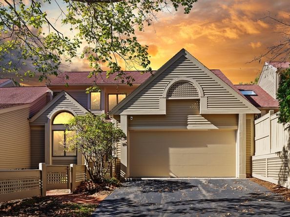 7 Wainwright Rd 29, Winchester MA 01890