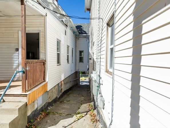 52 & 52.5 Wall St, Worcester MA 01604
