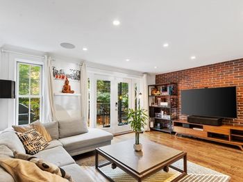81 Appleton St