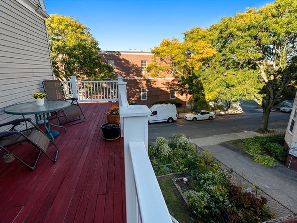105 Central St, Somerville MA 02143