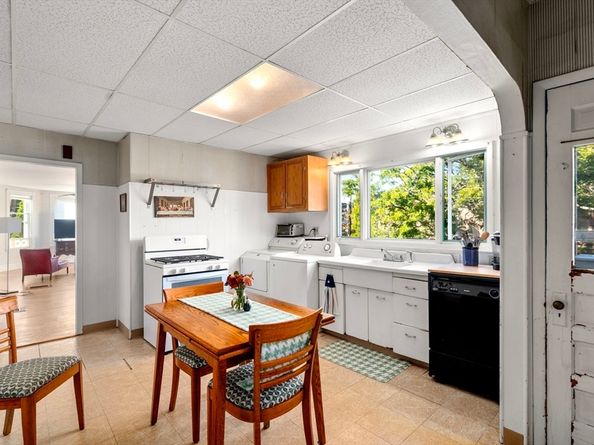 105 Central St, Somerville MA 02143