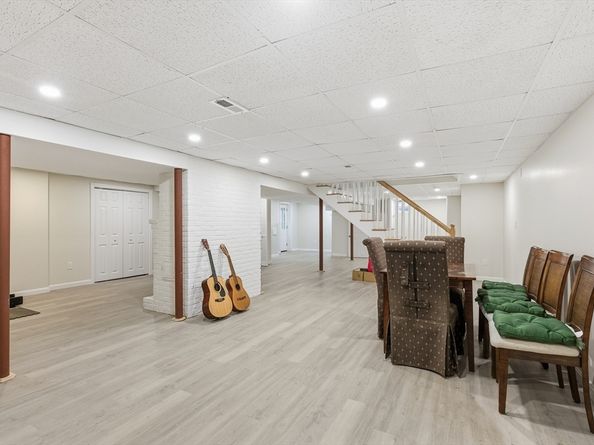 24 Woodland Rd, Sudbury MA 01776