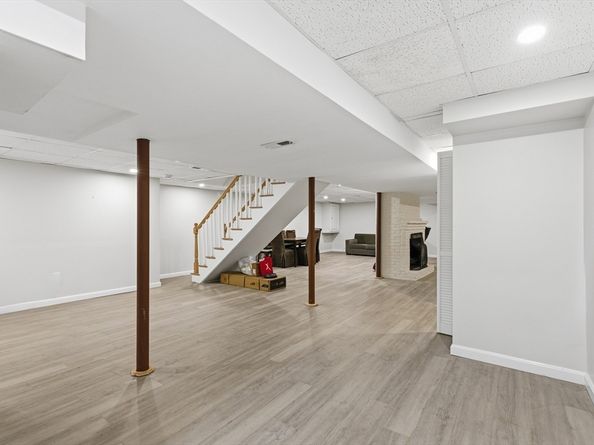 24 Woodland Rd, Sudbury MA 01776