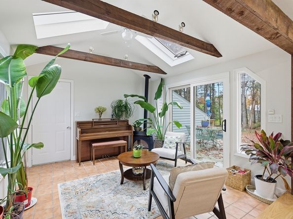 24 Woodland Rd, Sudbury MA 01776