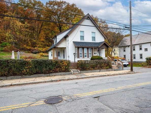 375 Rollstone St, Fitchburg MA 01420