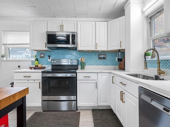 375 Rollstone St, Fitchburg MA 01420