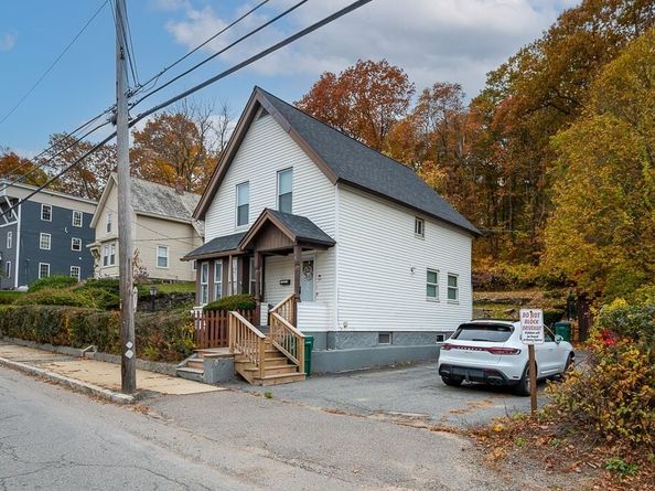 375 Rollstone St, Fitchburg MA 01420