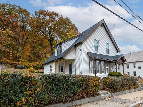 375 Rollstone St, Fitchburg MA 01420