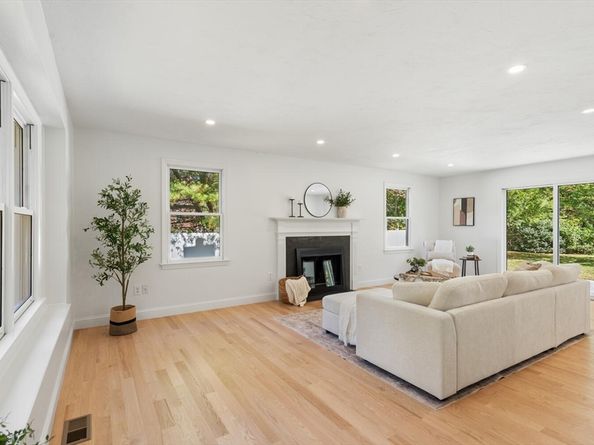 262 Parkerville Road, Southborough MA 01772