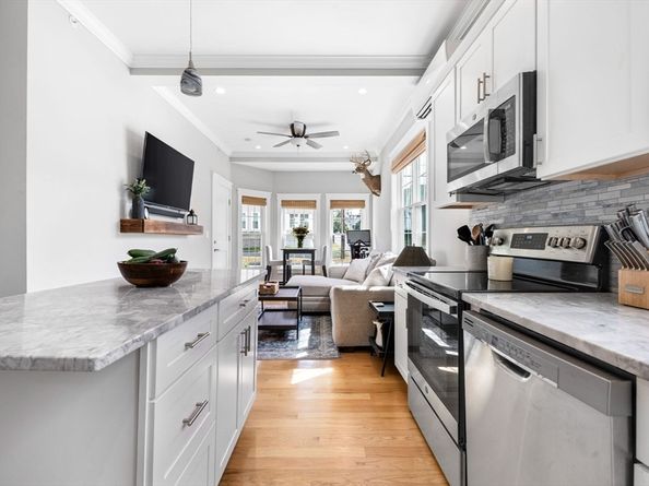 127 Marblehead St A, North Andover MA 01845
