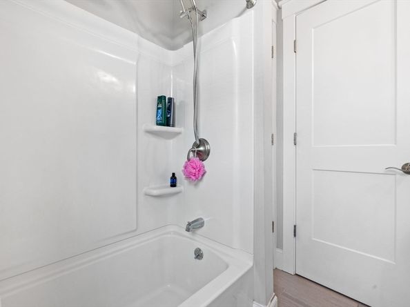 127 Marblehead St A, North Andover MA 01845