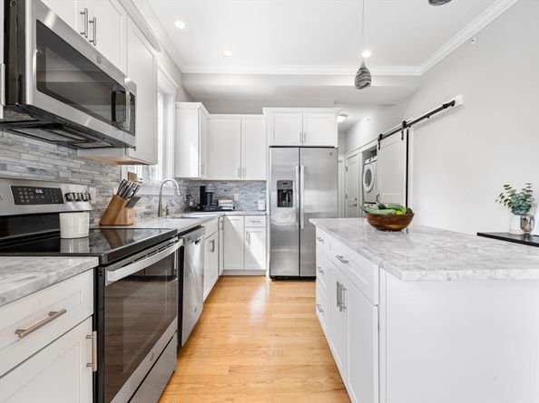 127 Marblehead St A, North Andover MA 01845