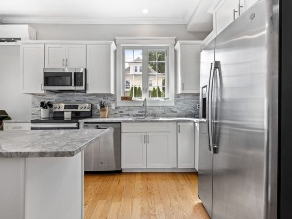 127 Marblehead St A, North Andover MA 01845
