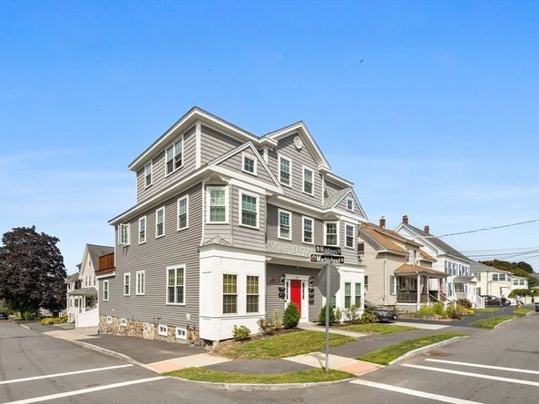 127 Marblehead St A, North Andover MA 01845