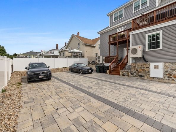 127 Marblehead St A, North Andover MA 01845