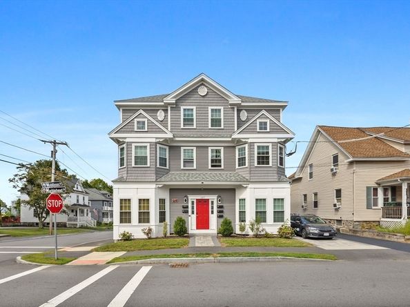 127 Marblehead St A, North Andover MA 01845