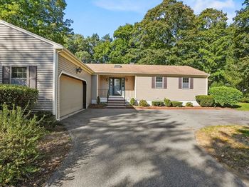15 Fieldstone Drive