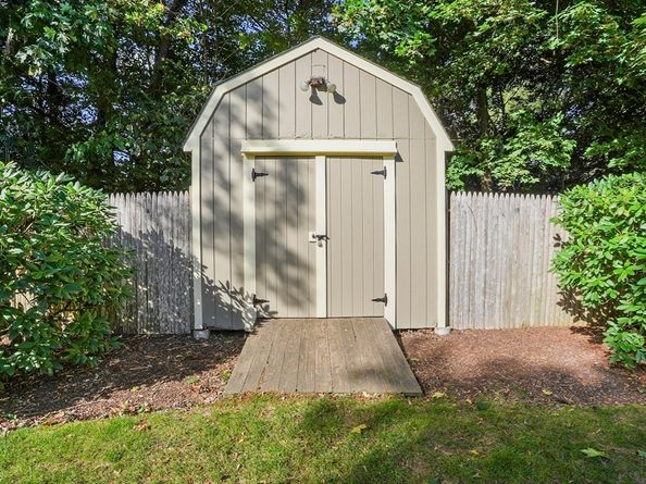 15 Fieldstone Drive, Brockton MA 02301