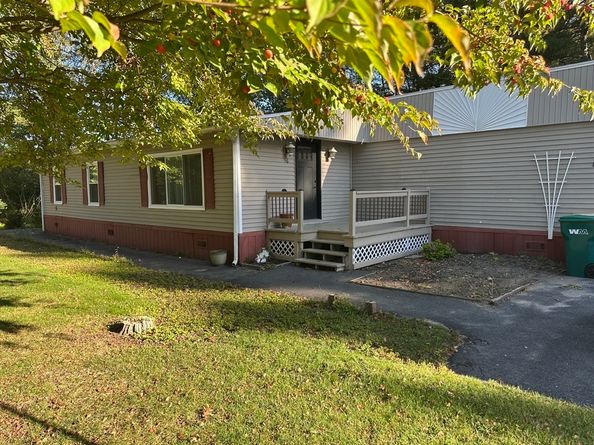 16 Friendship Dr, West Bridgewater MA 02379