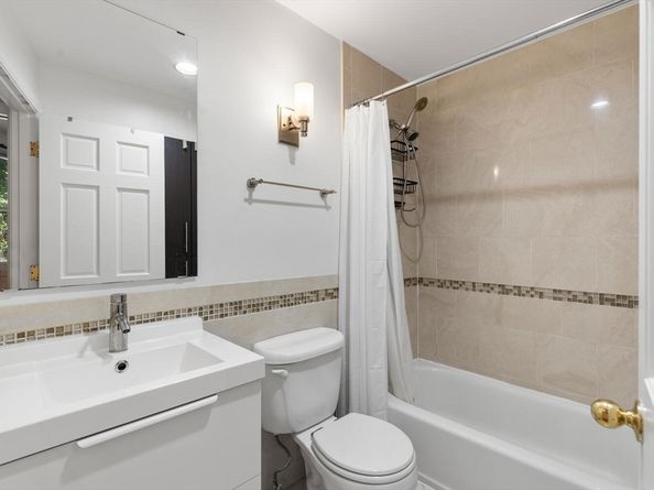 241 Beacon St 1A, Boston MA 02116