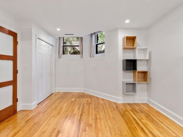 241 Beacon St 1A, Boston MA 02116