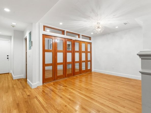 241 Beacon St 1A, Boston MA 02116
